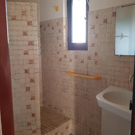 Le Pailler 2p Et 3 Enfants Sous Le Tipi Çiftlik konaklama Calvi (Corsica)