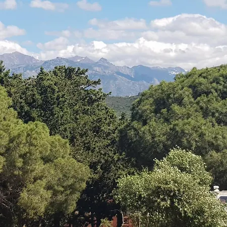 Le Pailler 2p Et 3 Enfants Sous Le Tipi Calvi (Corsica)