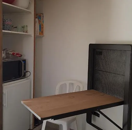 Le Pailler 2p Et 3 Enfants Sous Le Tipi