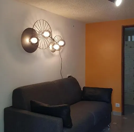 Le Pailler 2p Et 3 Enfants Sous Le Tipi * קאלבי