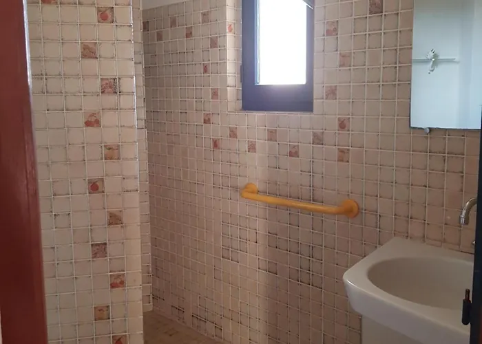 Le Pailler 2p Et 3 Enfants Sous Le Tipi ファームステイ カルヴィ