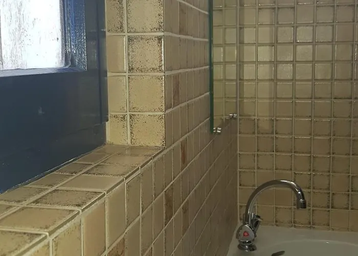 Le Pailler 2p Et 3 Enfants Sous Le Tipi *